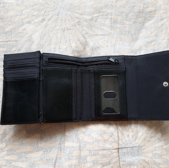 Nine & Co geometric print wallet. - Picture 5 of 12